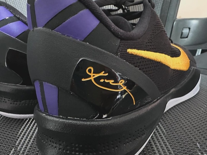 Kobe bryant shoes black and gold best sale